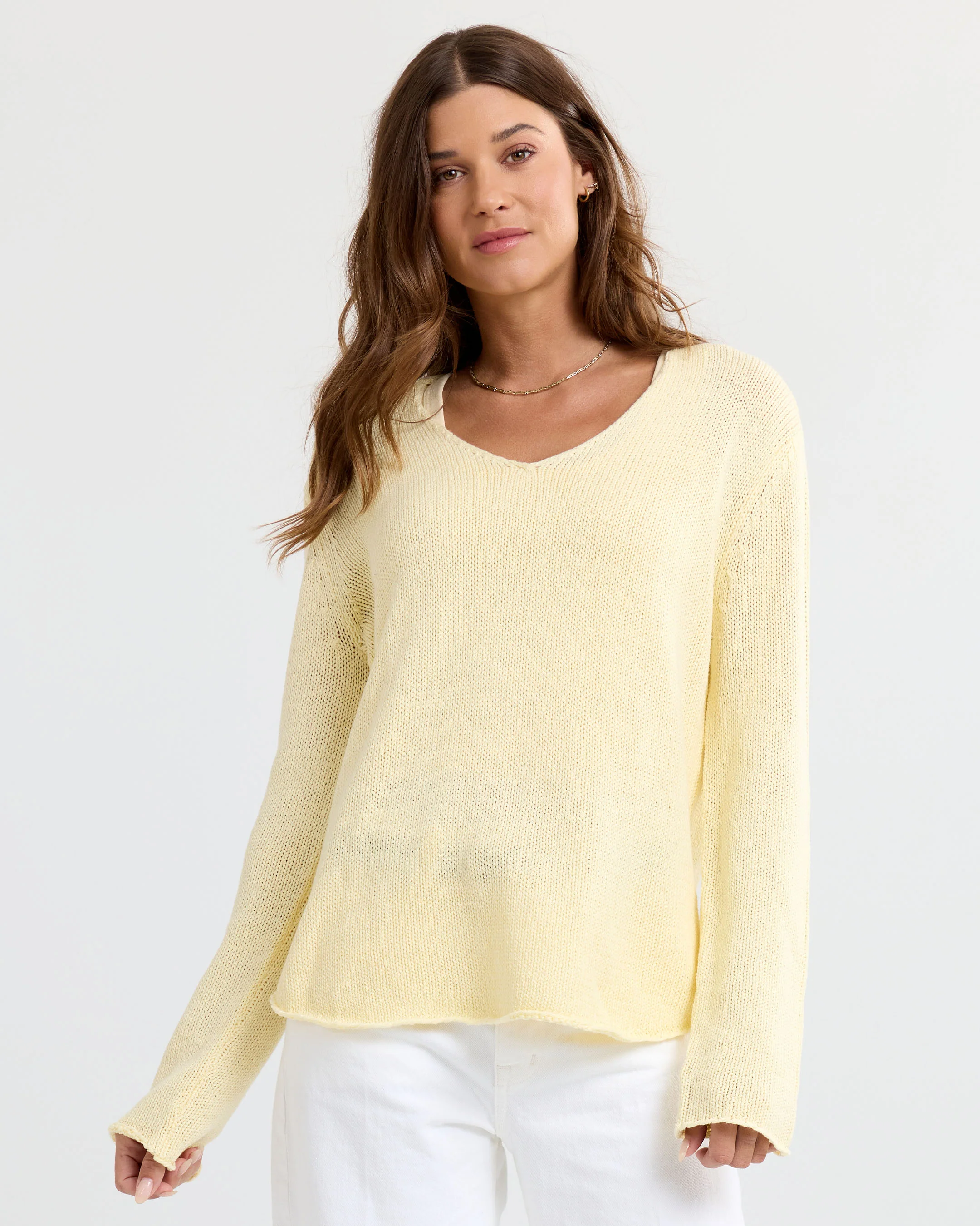 Round Edge V-Neck - Image 4