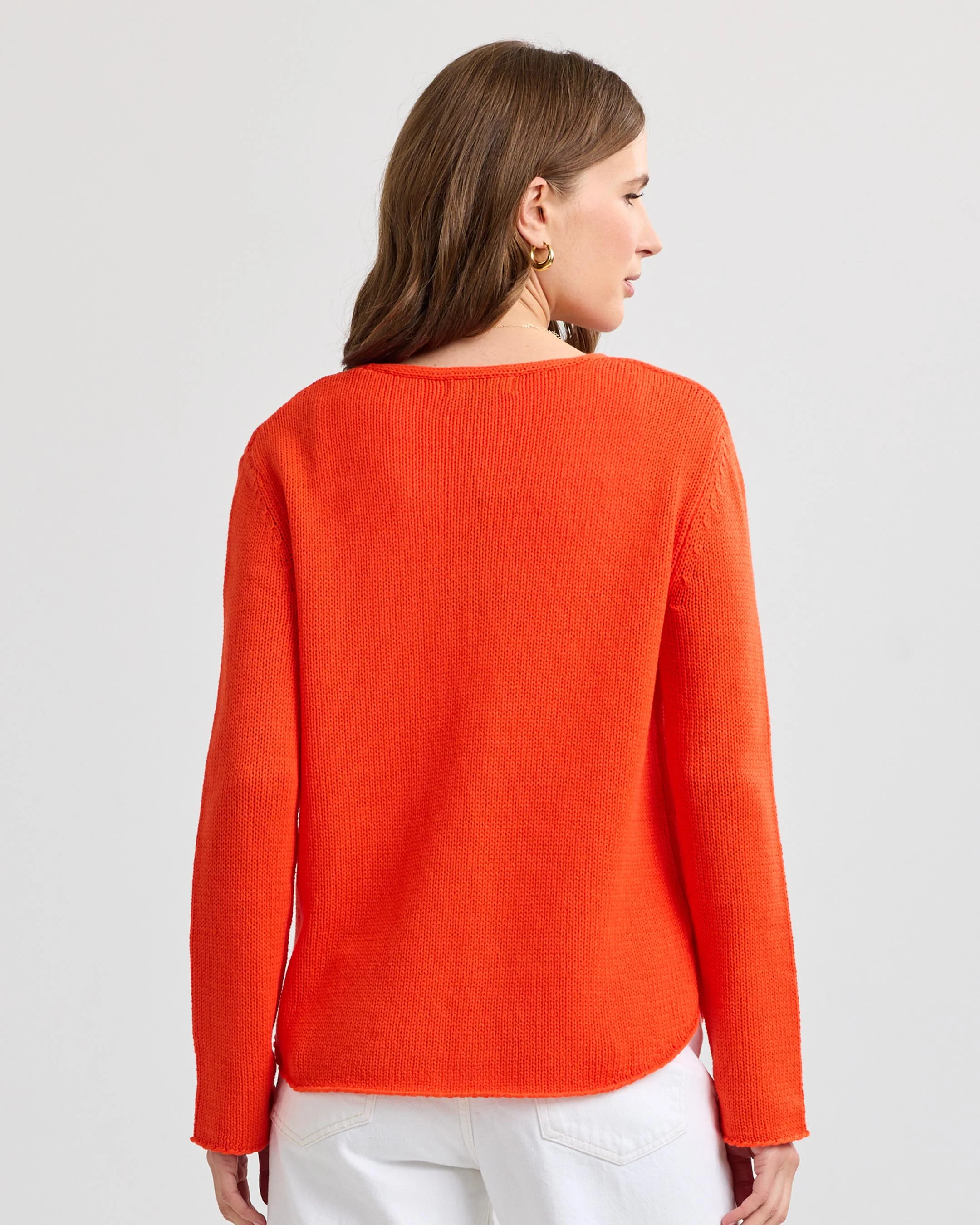 Round Edge V-Neck - Image 6